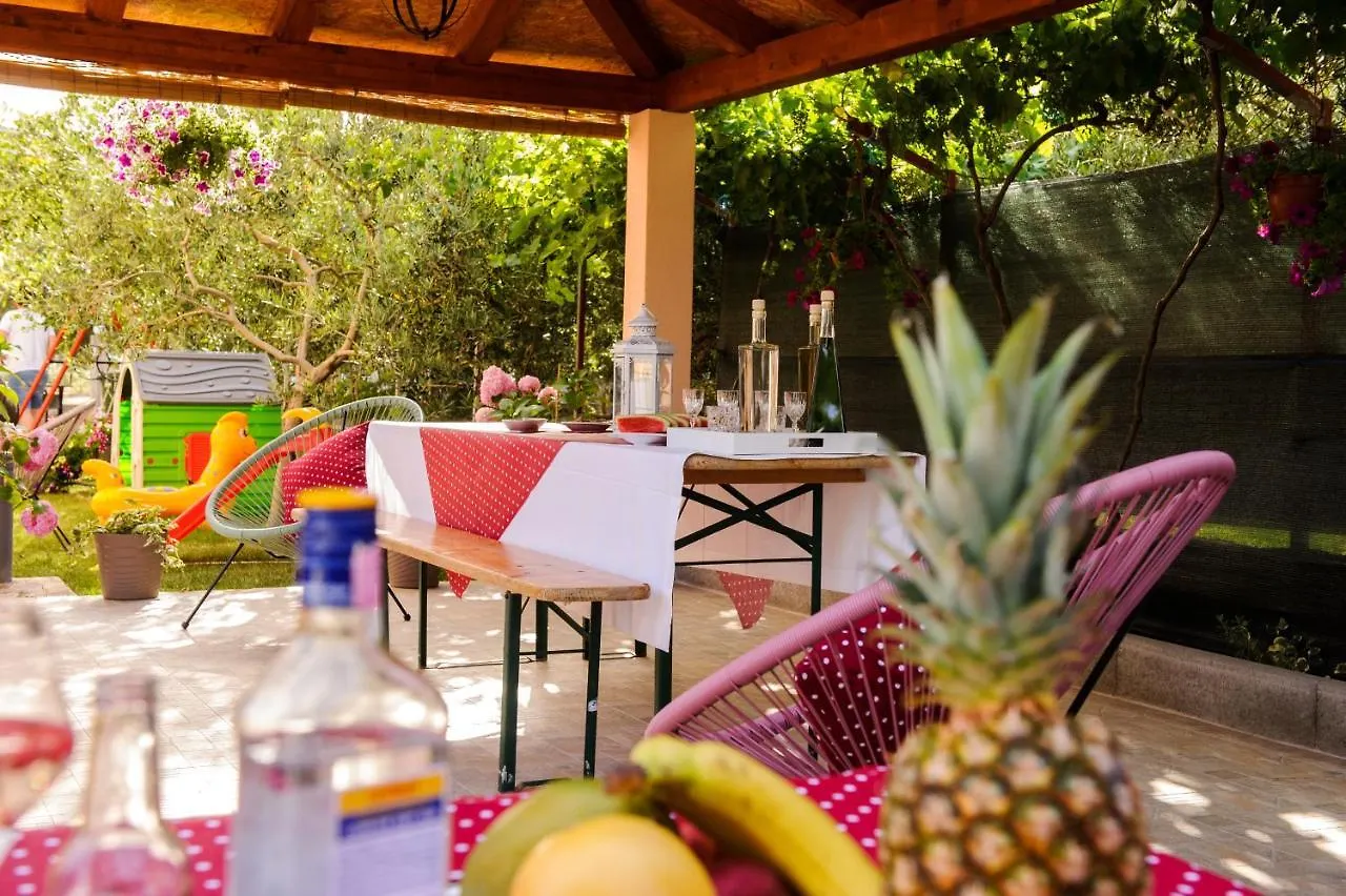 Apartman Sunny Vacay Kastela 0*,  Croatia